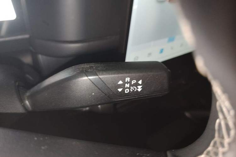 Used Chery Fengyun Fulwin X3 Plus 2025 Model 501 Four-Wheel Drive Smart Leading Edition Gear Lever