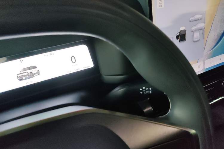 Used Chery Fengyun Fulwin X3 Plus 2025 Model 501 Four-Wheel Drive Smart Leading Edition Gear Lever