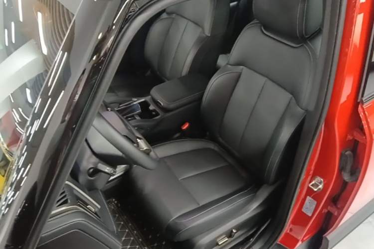 Used Chery Fengyun Fulwin X3 Plus 2025 Model 501 Four-Wheel Drive Smart Leading Edition Left Front Seat