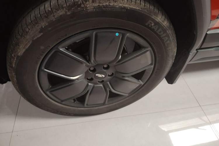 Used Chery Fengyun Fulwin X3 Plus 2025 Model 501 Four-Wheel Drive Smart Leading Edition Left Front Wheel Hub