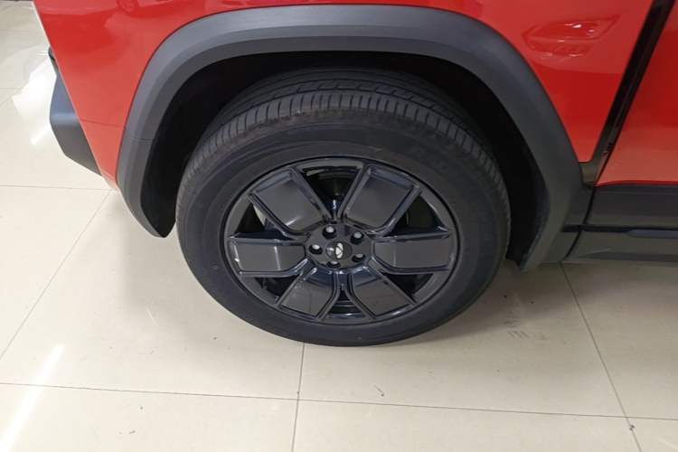 Used Chery Fengyun Fulwin X3 Plus 2025 Model 501 Four-Wheel Drive Smart Leading Edition Left Front Wheel Hub