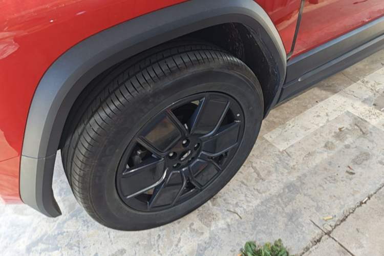 Used Chery Fengyun Fulwin X3 Plus 2025 Model 501 Four-Wheel Drive Smart Leading Edition Left Front Wheel Hub