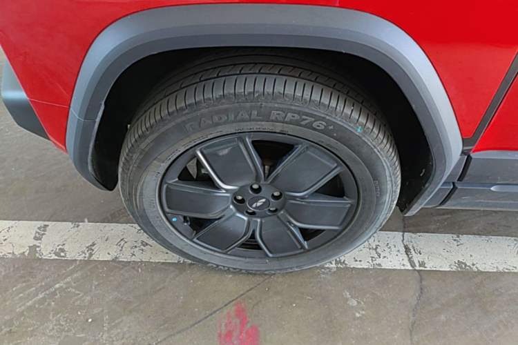 Used Chery Fengyun Fulwin X3 Plus 2025 Model 501 Four-Wheel Drive Smart Leading Edition Left Front Wheel Hub
