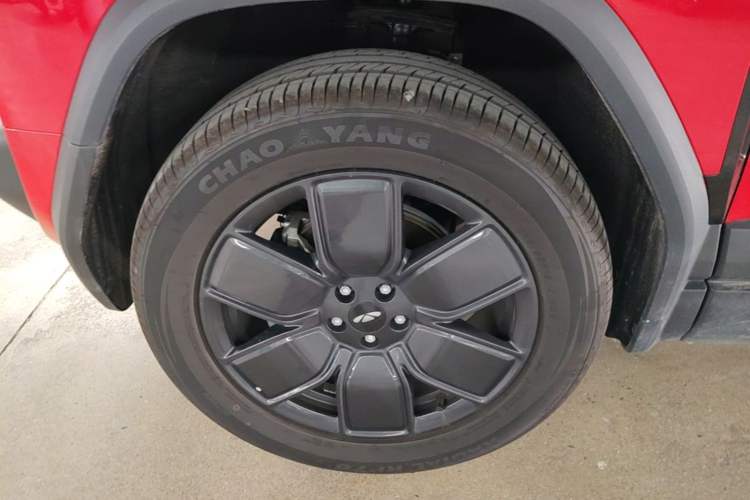 Used Chery Fengyun Fulwin X3 Plus 2025 Model 501 Four-Wheel Drive Smart Leading Edition Left Front Wheel Hub
