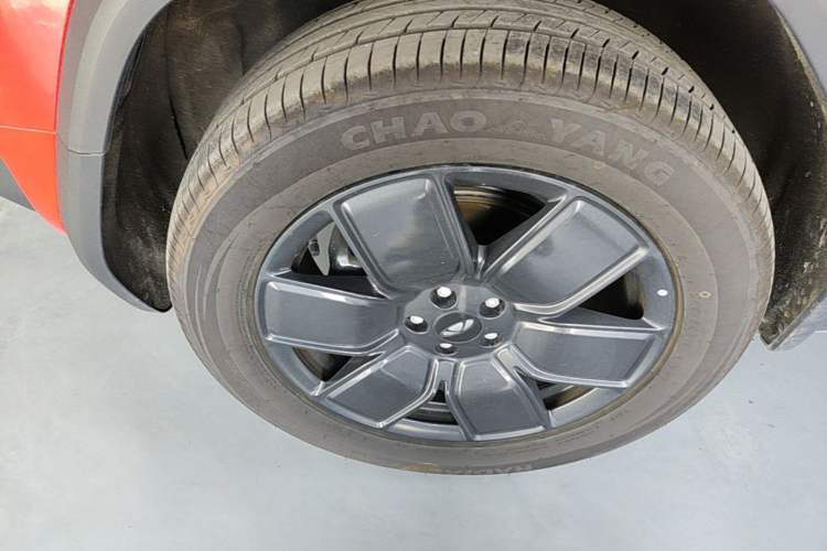 Used Chery Fengyun Fulwin X3 Plus 2025 Model 501 Four-Wheel Drive Smart Leading Edition Left Front Wheel Hub