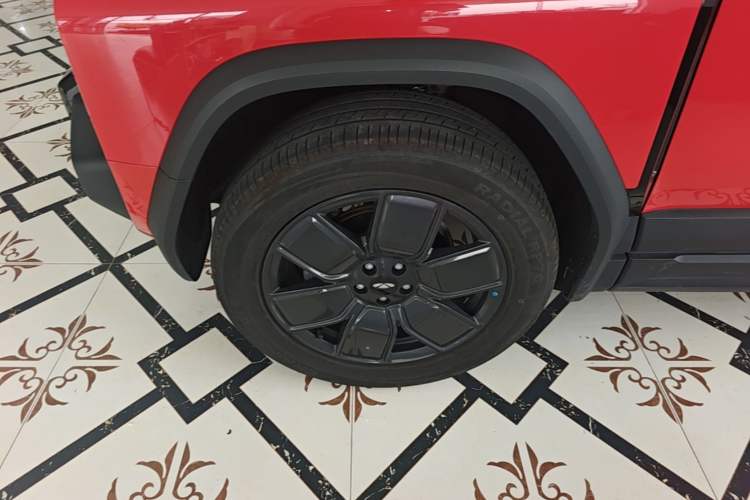 Used Chery Fengyun Fulwin X3 Plus 2025 Model 501 Four-Wheel Drive Smart Leading Edition Left Front Wheel Hub
