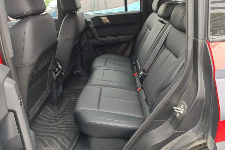 Used Chery Fengyun Fulwin X3 Plus 2025 Model 501 Four-Wheel Drive Smart Leading Edition Left Rear Seat