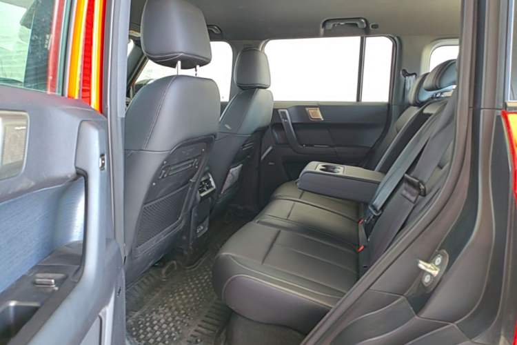 Used Chery Fengyun Fulwin X3 Plus 2025 Model 501 Four-Wheel Drive Smart Leading Edition Left Rear Seat