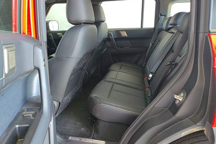 Used Chery Fengyun Fulwin X3 Plus 2025 Model 501 Four-Wheel Drive Smart Leading Edition Left Rear Seat