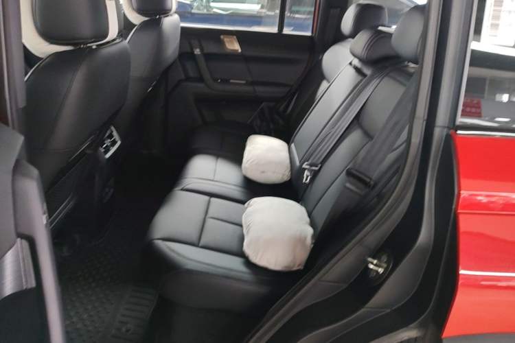 Used Chery Fengyun Fulwin X3 Plus 2025 Model 501 Four-Wheel Drive Smart Leading Edition Left Rear Seat