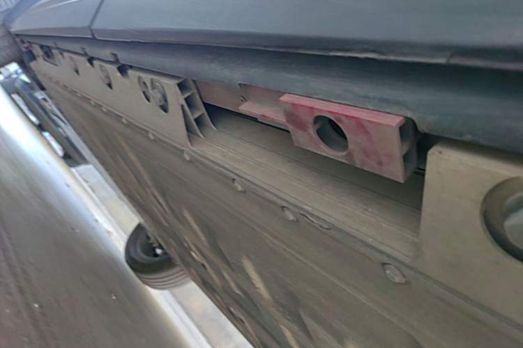 Used Chery Fengyun Fulwin X3 Plus 2025 Model 501 Four-Wheel Drive Smart Leading Edition Left Side Sill