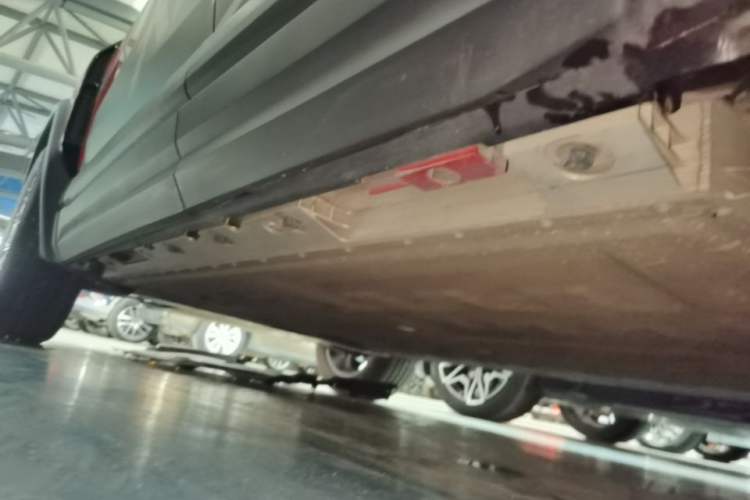 Used Chery Fengyun Fulwin X3 Plus 2025 Model 501 Four-Wheel Drive Smart Leading Edition Left Side Sill
