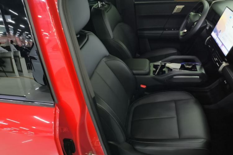 Used Chery Fengyun Fulwin X3 Plus 2025 Model 501 Four-Wheel Drive Smart Leading Edition Right Front Seat