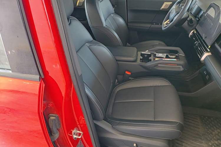 Used Chery Fengyun Fulwin X3 Plus 2025 Model 501 Four-Wheel Drive Smart Leading Edition Right Front Seat