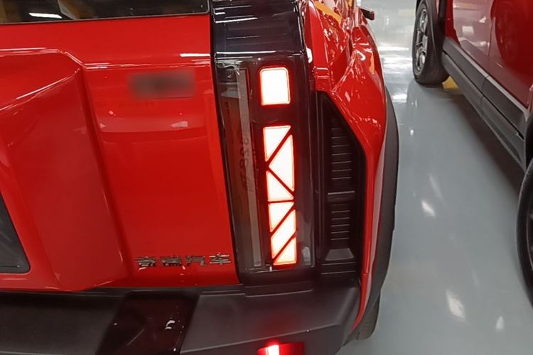 Used Chery Fengyun Fulwin X3 Plus 2025 Model 501 Four-Wheel Drive Smart Leading Edition Right Rear Taillight