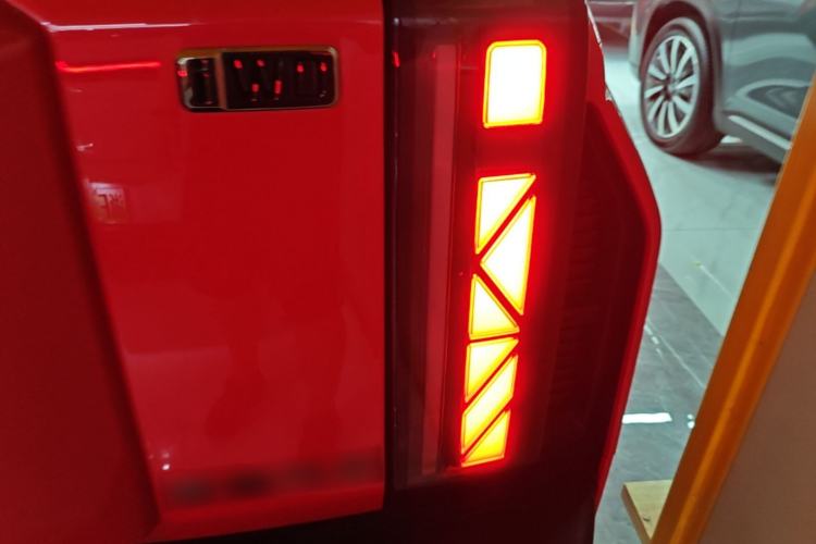 Used Chery Fengyun Fulwin X3 Plus 2025 Model 501 Four-Wheel Drive Smart Leading Edition Right Rear Taillight