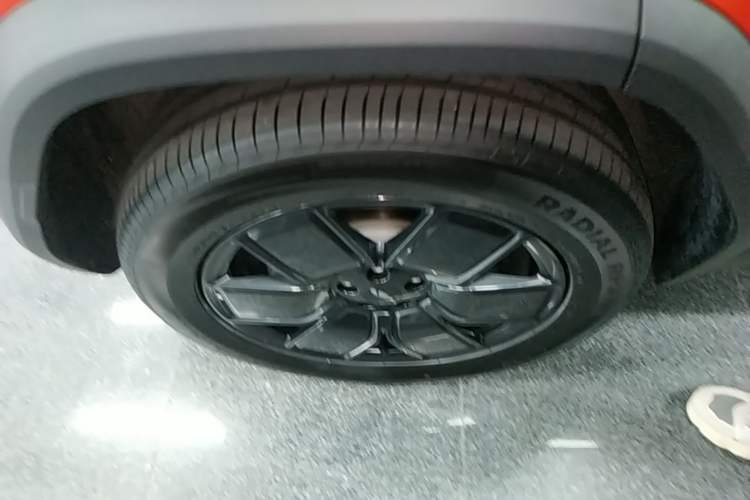 Used Chery Fengyun Fulwin X3 Plus 2025 Model 501 Four-Wheel Drive Smart Leading Edition Right Rear Wheel Hub