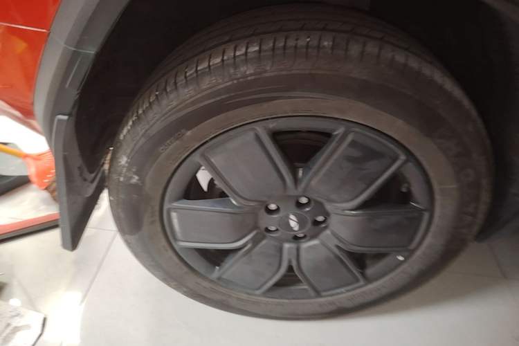 Used Chery Fengyun Fulwin X3 Plus 2025 Model 501 Four-Wheel Drive Smart Leading Edition Right Rear Wheel Hub