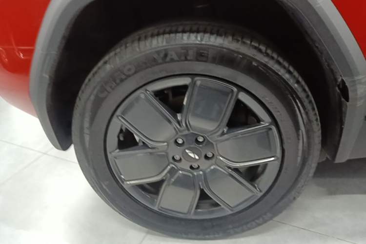 Used Chery Fengyun Fulwin X3 Plus 2025 Model 501 Four-Wheel Drive Smart Leading Edition Right Rear Wheel Hub
