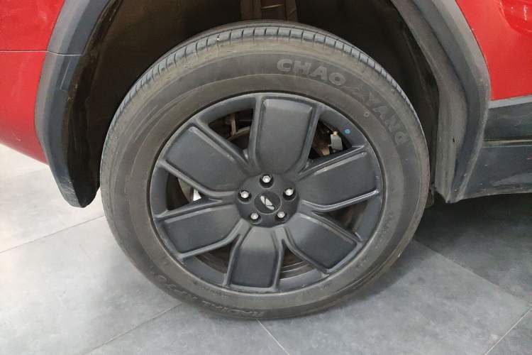 Used Chery Fengyun Fulwin X3 Plus 2025 Model 501 Four-Wheel Drive Smart Leading Edition Right Rear Wheel Hub