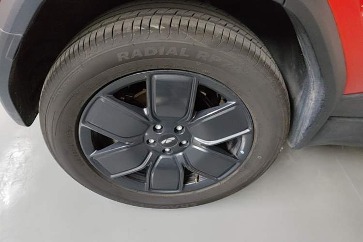 Used Chery Fengyun Fulwin X3 Plus 2025 Model 501 Four-Wheel Drive Smart Leading Edition Right Rear Wheel Hub