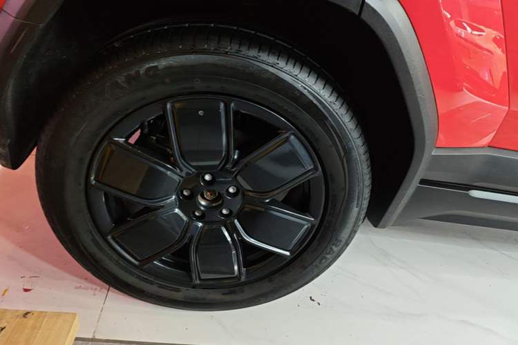 Used Chery Fengyun Fulwin X3 Plus 2025 Model 501 Four-Wheel Drive Smart Leading Edition Right Rear Wheel Hub