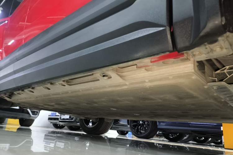 Used Chery Fengyun Fulwin X3 Plus 2025 Model 501 Four-Wheel Drive Smart Leading Edition Right Side Sill