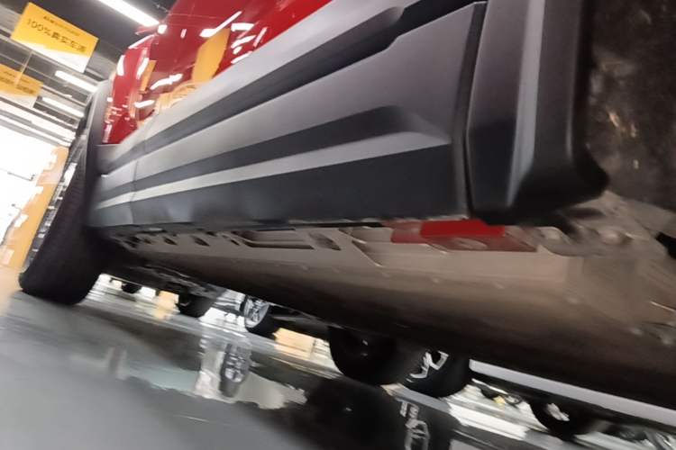 Used Chery Fengyun Fulwin X3 Plus 2025 Model 501 Four-Wheel Drive Smart Leading Edition Right Side Sill