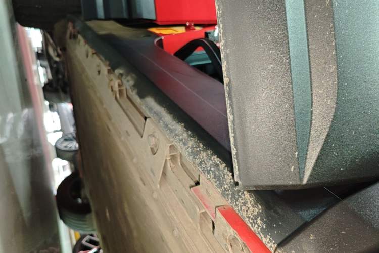 Used Chery Fengyun Fulwin X3 Plus 2025 Model 501 Four-Wheel Drive Smart Leading Edition Right Side Sill