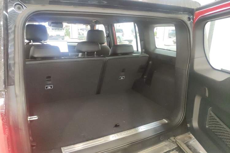 Used Chery Fengyun Fulwin X3 Plus 2025 Model 501 Four-Wheel Drive Smart Leading Edition Trunk