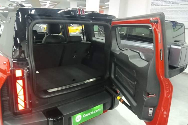 Used Chery Fengyun Fulwin X3 Plus 2025 Model 501 Four-Wheel Drive Smart Leading Edition Trunk