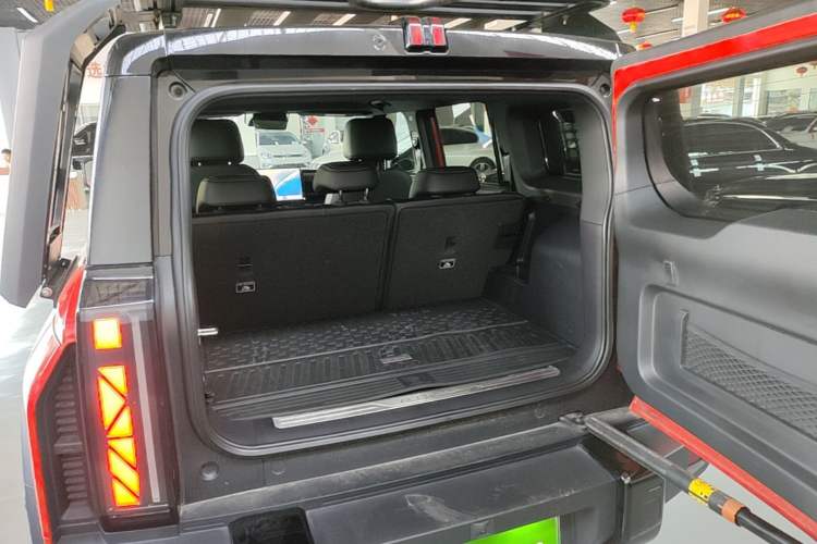 Used Chery Fengyun Fulwin X3 Plus 2025 Model 501 Four-Wheel Drive Smart Leading Edition Trunk