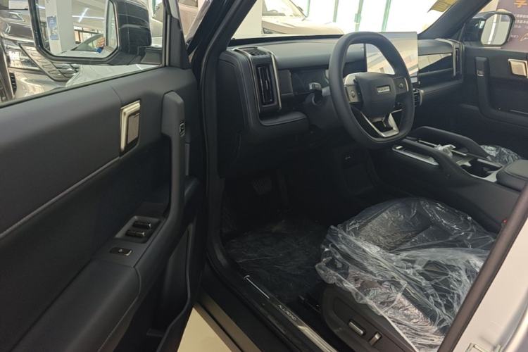 Used Chery Fengyun Fulwin X3 Plus 2025 Model 401 Two-Wheel Drive Smart Leading Edition Driver Seat