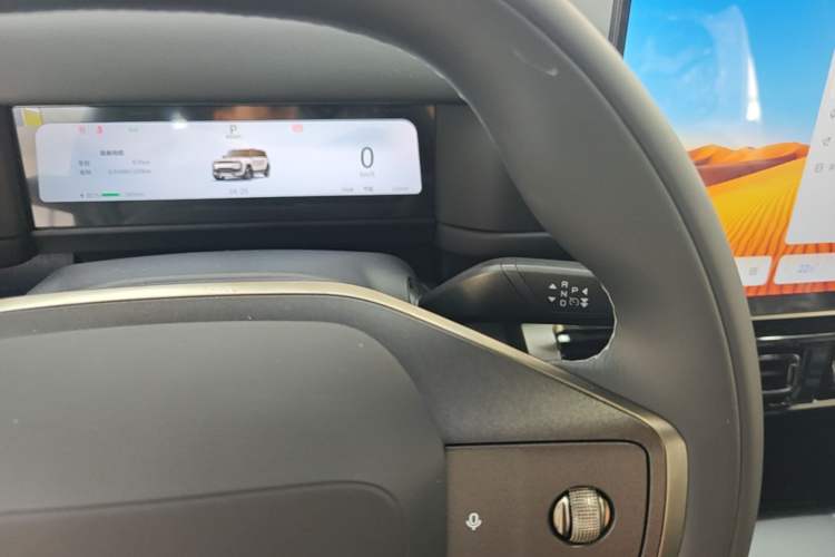 Used Chery Fengyun Fulwin X3 Plus 2025 Model 401 Two-Wheel Drive Smart Leading Edition Gear Lever