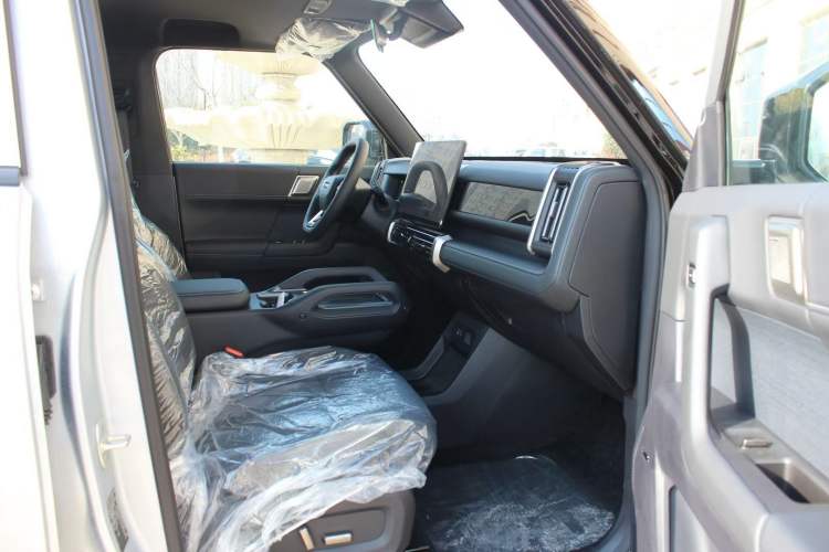 Used Chery Fengyun Fulwin X3 Plus 2025 Model 401 Two-Wheel Drive Smart Leading Edition Right Front Seat