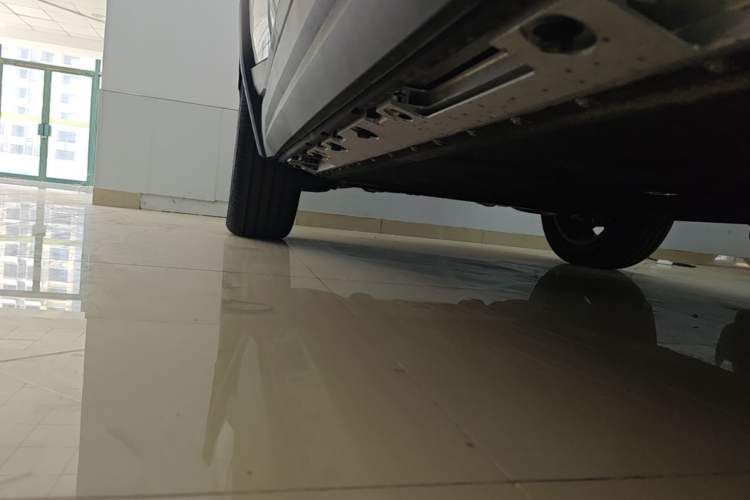 Used Chery Fengyun Fulwin X3 Plus 2025 Model 401 Two-Wheel Drive Smart Leading Edition Right Side Sill