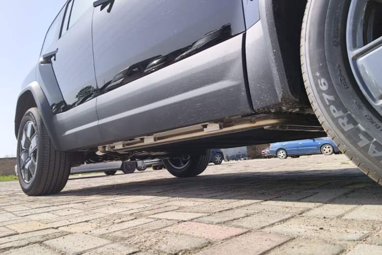 Used Chery Fengyun Fulwin X3L 2025 Model 215 Smart Driving Edition Right Side Sill