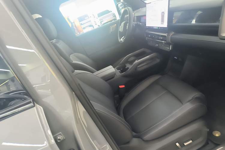 Used Chery Fengyun Fulwin X3L 2025 Model 215 Smart Driving Edition Right Front Seat