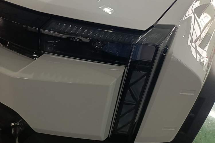 Used Chery Fengyun Fulwin X3L 2025 Model 215 Smart Driving Edition Left Front Headlight