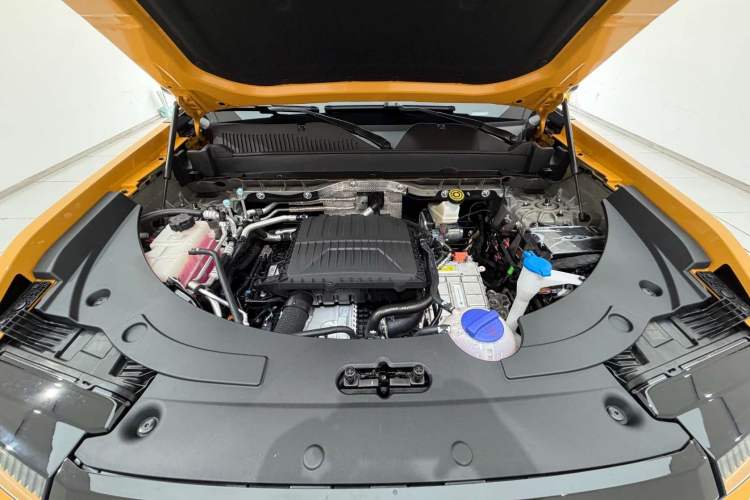 Used Chery Fengyun Fulwin X3L 2025 Model 205 All-Wheel Drive High-Energy Edition Engine Bay