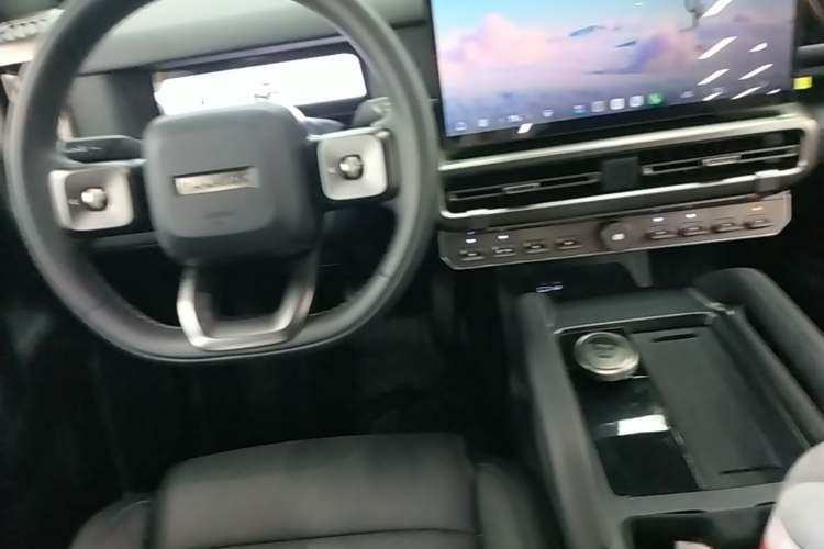 Used Chery Fengyun Fulwin X3L 2025 Model 205 All-Wheel Drive High-Energy Edition Gear Lever