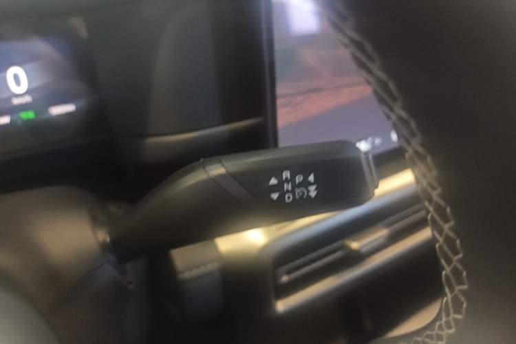 Used Chery Fengyun Fulwin X3L 2025 Model 205 All-Wheel Drive High-Energy Edition Gear Lever