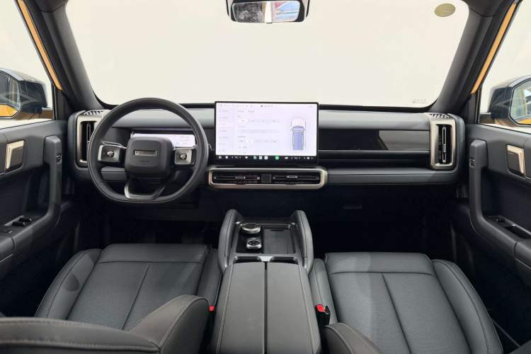 Used Chery Fengyun Fulwin X3L 2025 Model 205 All-Wheel Drive High-Energy Edition Interior 4