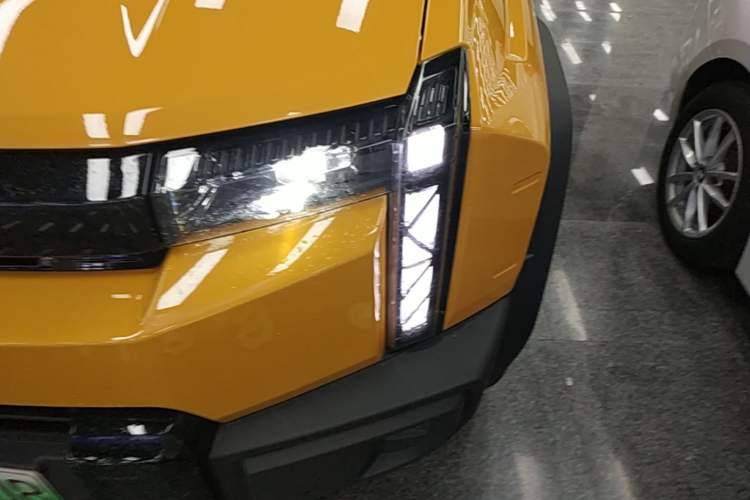 Used Chery Fengyun Fulwin X3L 2025 Model 205 All-Wheel Drive High-Energy Edition Left Front Headlight