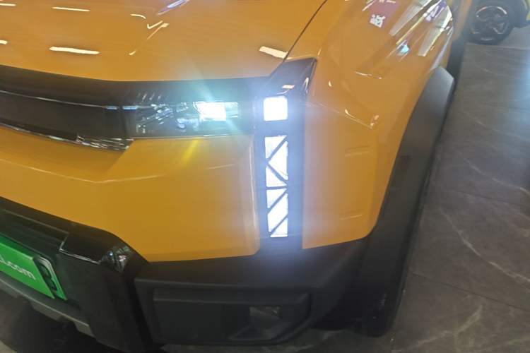 Used Chery Fengyun Fulwin X3L 2025 Model 205 All-Wheel Drive High-Energy Edition Left Front Headlight