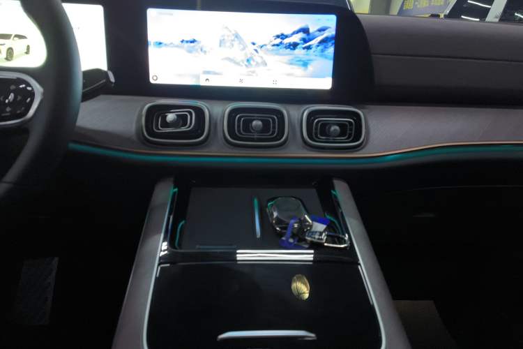 Used Chery Fengyun T10 2024 210 Luxury Edition Audio And AC Panel