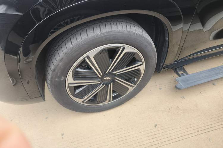 Used Chery Fengyun T10 2024 210 Luxury Edition Left Front Wheel Hub