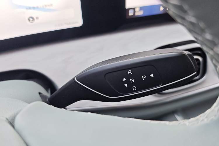 Used Chery Fengyun T10 2024 210 Luxury Edition Gear Lever