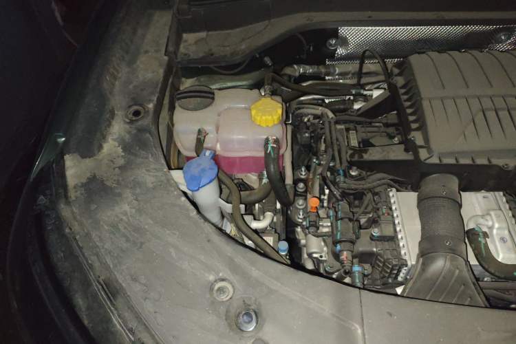 Used Chery Fengyun T10 2024 210 Luxury Edition Engine Bay Right