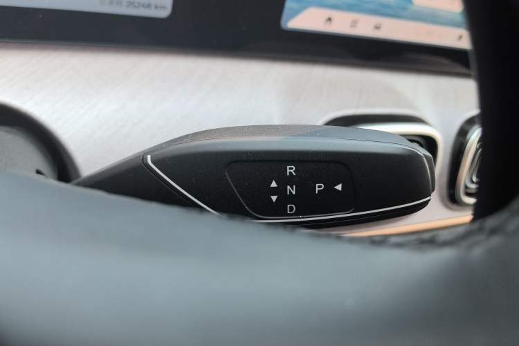 Used Chery Fengyun T10 2024 210 Luxury Edition Gear Lever